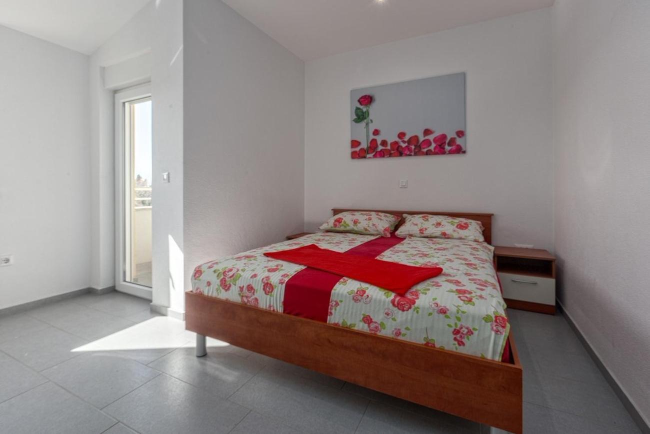 Villa Vita Apartments & Studios With Common Pool Valbandon Extérieur photo