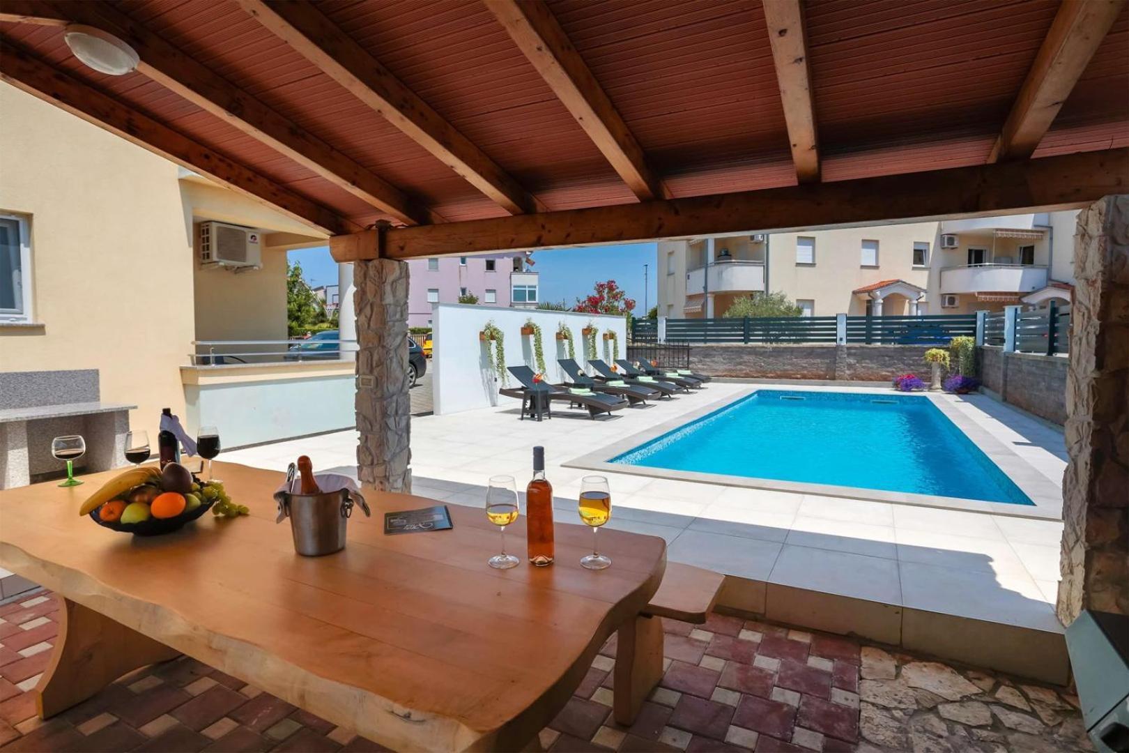 Villa Vita Apartments & Studios With Common Pool Valbandon Extérieur photo