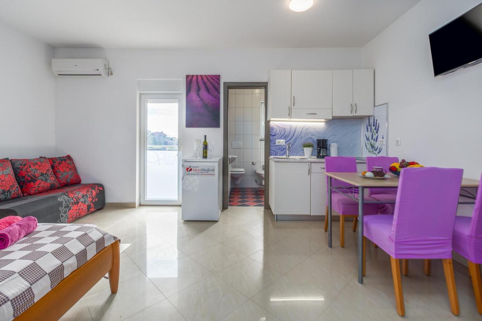 Villa Vita Apartments & Studios With Common Pool Valbandon Extérieur photo