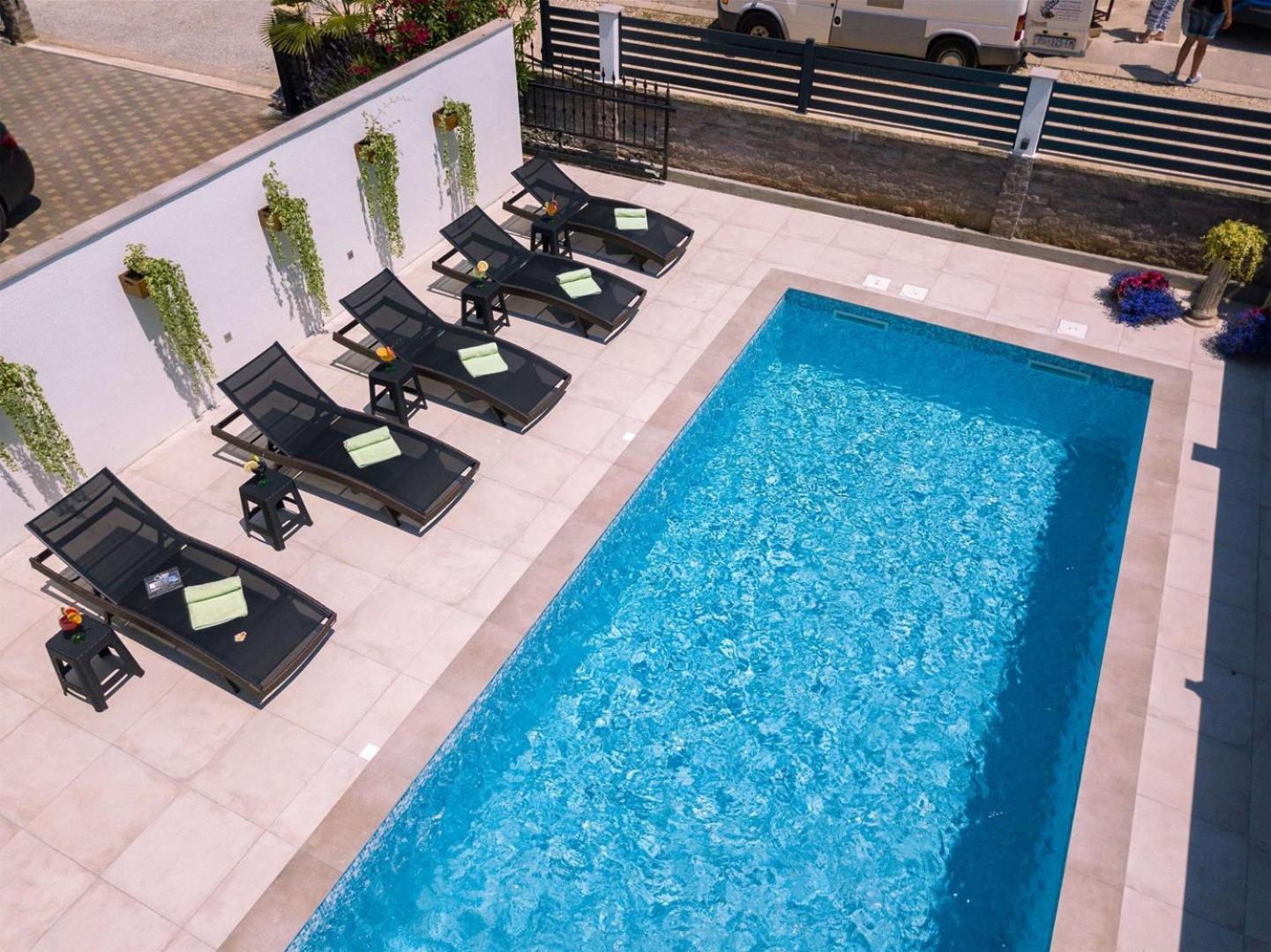 Villa Vita Apartments & Studios With Common Pool Valbandon Extérieur photo