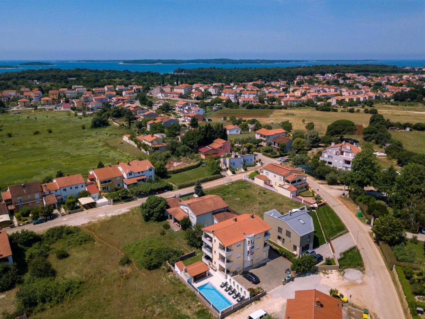 Villa Vita Apartments & Studios With Common Pool Valbandon Extérieur photo