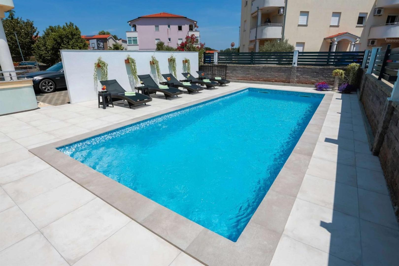 Villa Vita Apartments & Studios With Common Pool Valbandon Extérieur photo