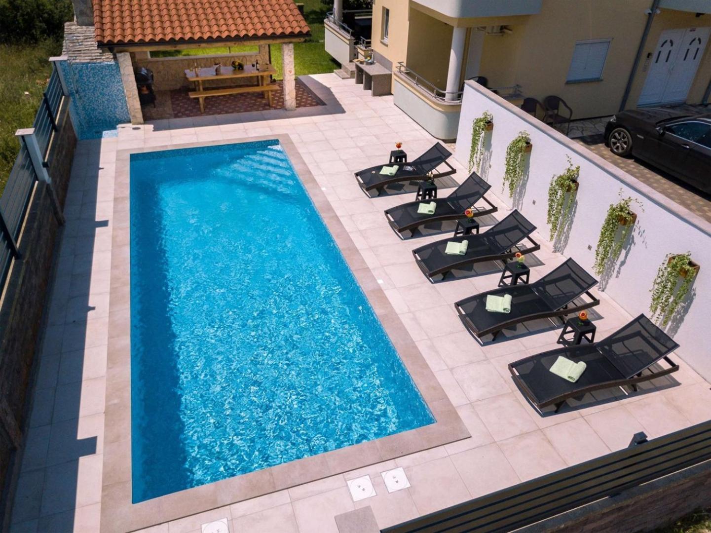 Villa Vita Apartments & Studios With Common Pool Valbandon Extérieur photo