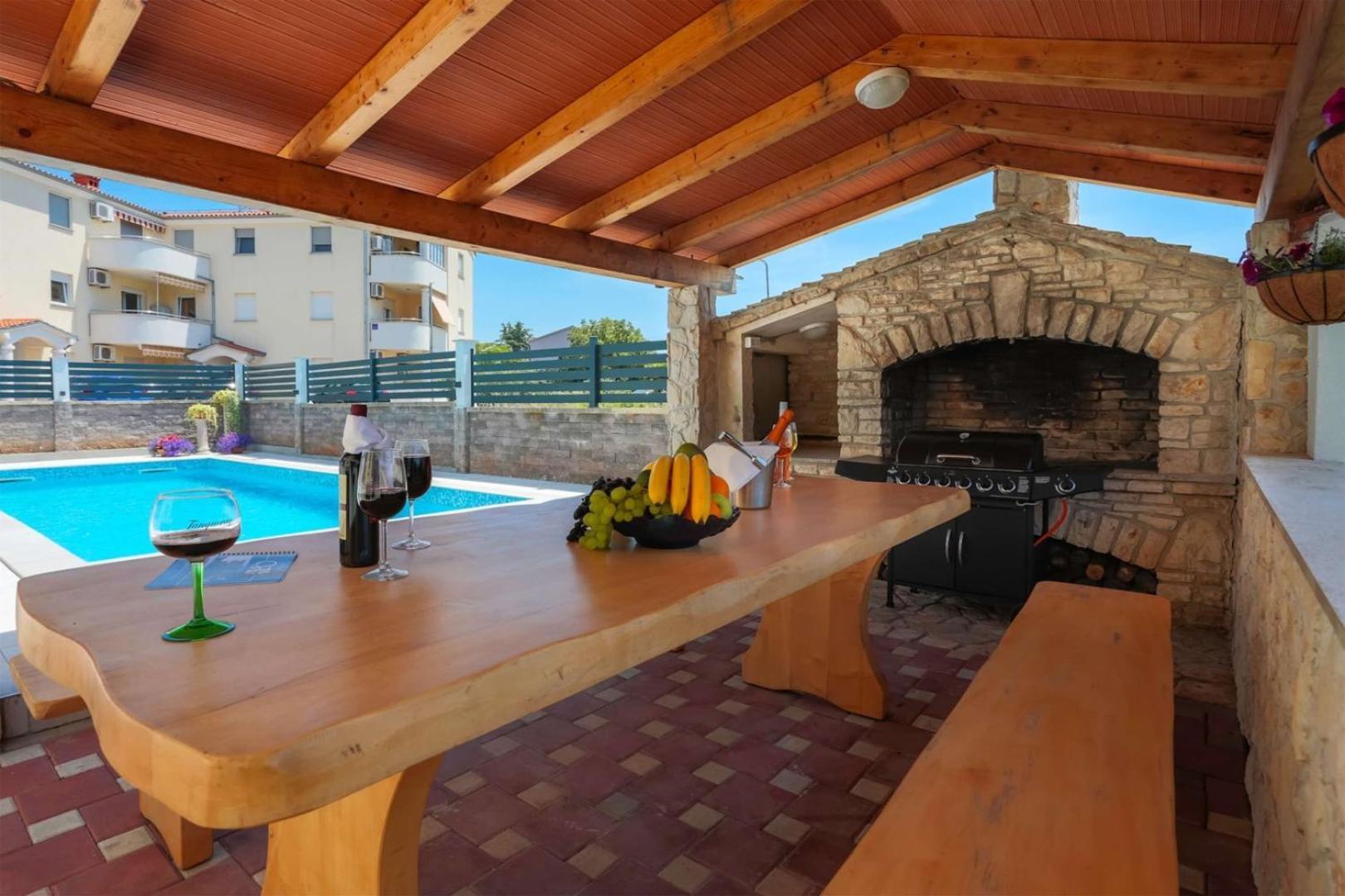 Villa Vita Apartments & Studios With Common Pool Valbandon Extérieur photo