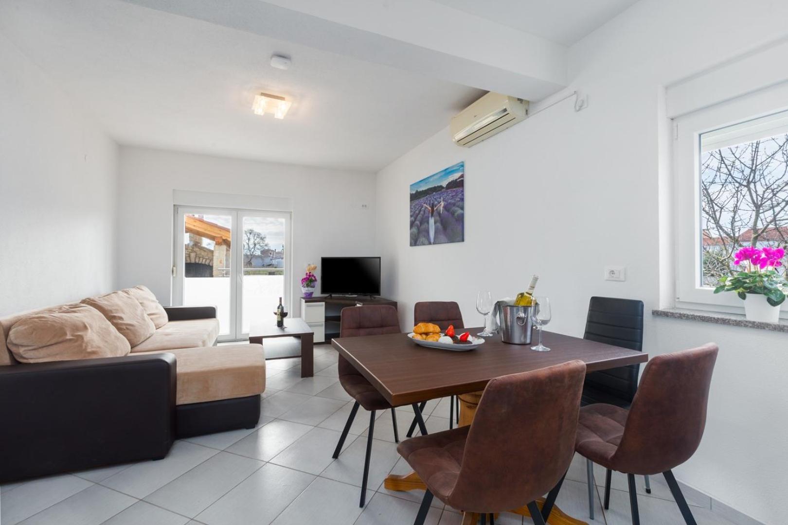 Villa Vita Apartments & Studios With Common Pool Valbandon Extérieur photo