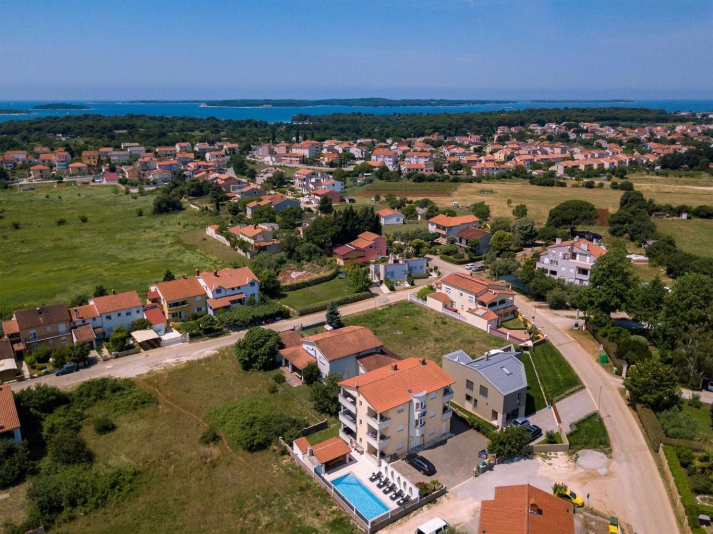 Villa Vita Apartments & Studios With Common Pool Valbandon Extérieur photo